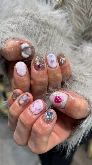 カラー 派手髪ハイトーン💛 ネイル💅まりなのネイルデザイン