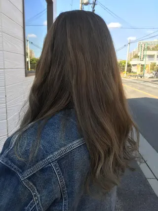 ロング ビヨウシツトリコ よねたにみなのヘアスタイル