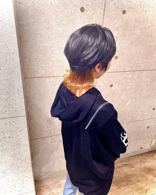 ミディアム 韓国風/小顔レイヤー /艶カラーのヘアスタイル