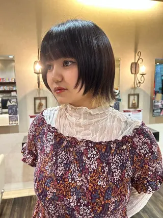 ミディアム わかまつ　ももみ 🕊️/顔周りカットのヘアスタイル