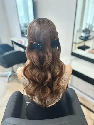 ロング ヘアアレンジ 𝒎𝒐𝒆🩰 名駅/ヘアメ/暖色♡のヘアスタイル