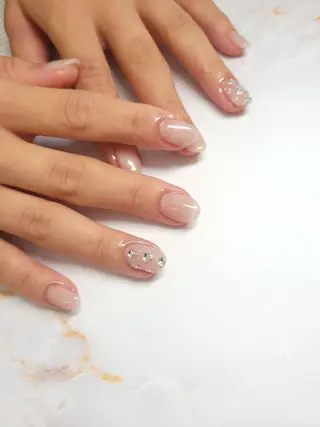 ネイル WHITELY みどりのネイルデザイン