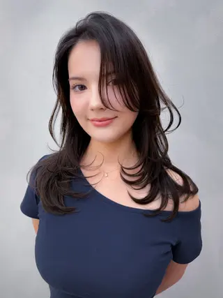 セミロング カラー ✨コテ巻き風パーマ ✨川合佑哉のヘアスタイル