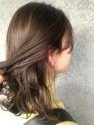 ミディアム 秋元 菜摘のヘアスタイル