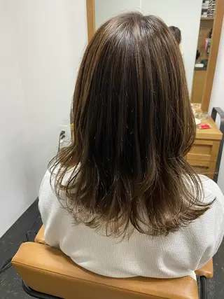 セミロング カラー sato harunaのヘアスタイル