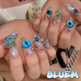 ネイル BLUEM なな🐶のネイルデザイン