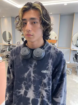 パーマ メンズ pole/apartment所属・💓パーマ，💗 レイヤーカットのヘアスタイル