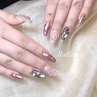 ネイル RAFFINE 月🦋🩵のネイルデザイン