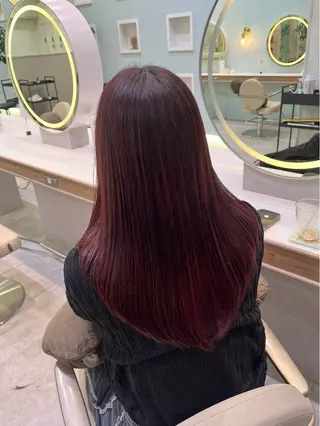 セミロング 𝑴𝑰𝑨🎀赤髪 /ピンク/髪質改善のヘアスタイル