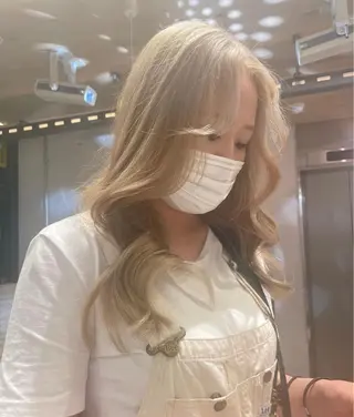 ロング カラー 艶ハイトーン👑♡ NATSUKIのヘアスタイル