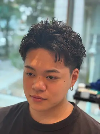 ショート パーマ メンズ メンズ特化/ センターパート/八谷のヘアスタイル