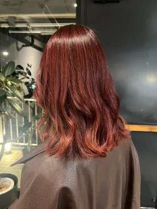 カラー 真鍋 哲大のヘアスタイル