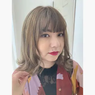 セミロング カラー fio マナミのヘアスタイル