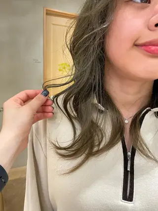 ロング カラー LOREN/ miuのヘアスタイル