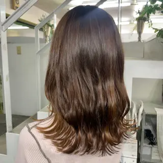ミディアム 山田 里美のヘアスタイル