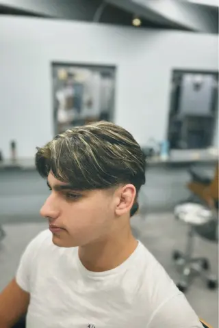 ミディアム カラー メンズ icon Blue所属・池袋メンズパーマ フェード純平のヘアスタイル