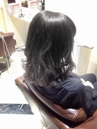 ミディアム カラー na3moe【ナナナモエ】所属・髪質改善✨カラー特化 サロン🎨平尾晃一のヘアスタイル