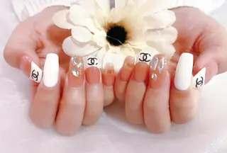 ネイル VIVIAN リサのネイルデザイン