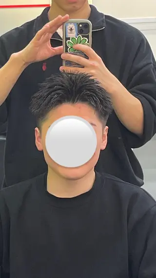 ショート メンズ DAZZLE hair RUSH所属・松井陸 メンズ美容師／波巻きのヘアスタイル