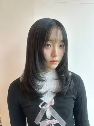 セミロング wixymimi　hair salon所属・艶カラー✨レイヤー 𝐚𝐲𝐚𝐤𝐚のヘアスタイル