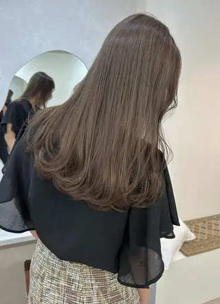 ロング KAORU オリーブカラーのヘアスタイル