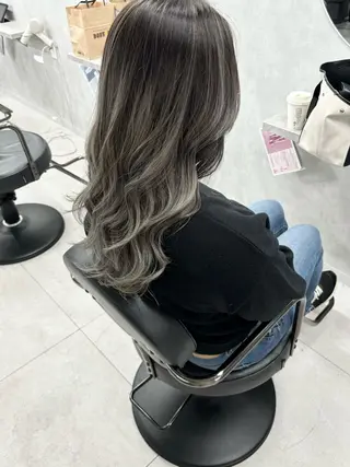 ロング カラー 石井 紫文のヘアスタイル