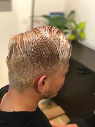 カラー Agu hair Lazuli所属・松本 マサシのヘアスタイル