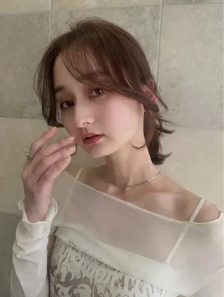 ミディアム ベージュ/レイヤー カット🤍Rieのヘアスタイル