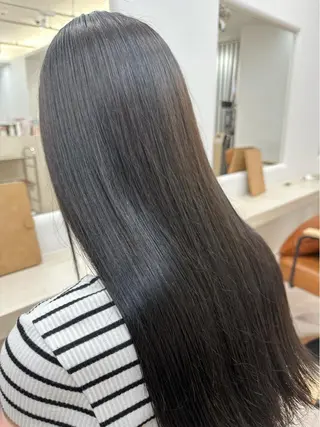 ロング 越後 遥/ 透明感カラー🪞🤍のヘアスタイル