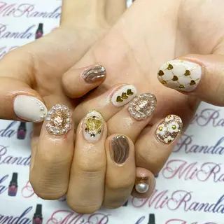 ネイル MiRanda Nail所属・MiRanda 保坂 舞のネイルデザイン