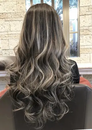 ロング 小塚 レイヤー/ボブ /韓国ヘア/ブリーチのヘアスタイル