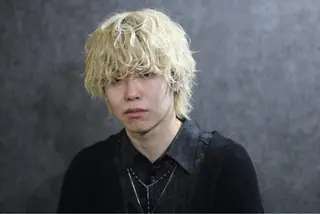 ミディアム カラー メンズ 【フェザーパーマ】 【縮毛矯正】鶴田文のヘアスタイル