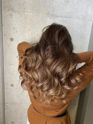 ロング カラー 大栗 佑也  髪質改善のヘアスタイル