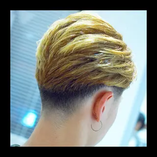 ショート カラー 及川シゲル 髪質改善講師のヘアスタイル