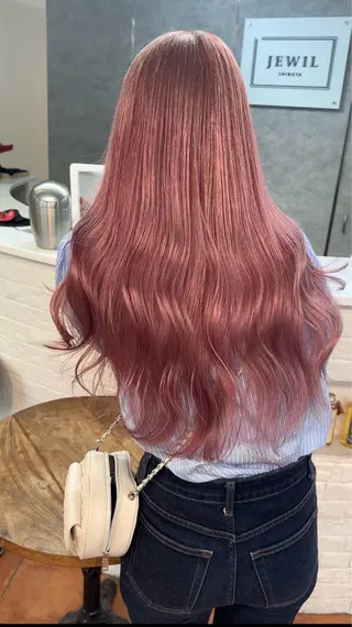 ロング JEWIL SHIBUYAのヘアスタイル