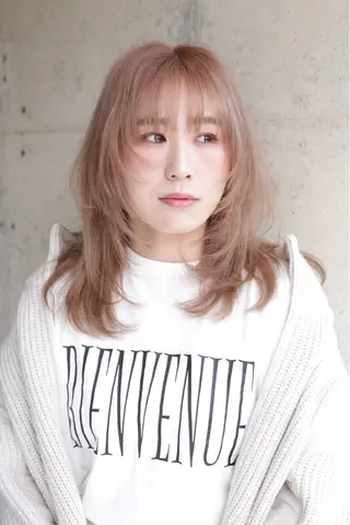 セミロング カラー ラピスキーズ 寺本のヘアスタイル