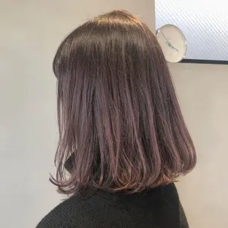 ショート カラー 荒木 依莉亜のヘアスタイル