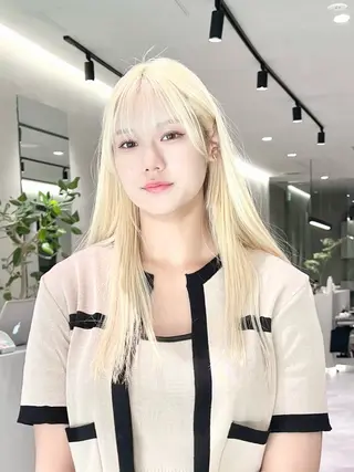 ロング ハイトーン/レイヤー カット岩田健斗/新宿のヘアスタイル