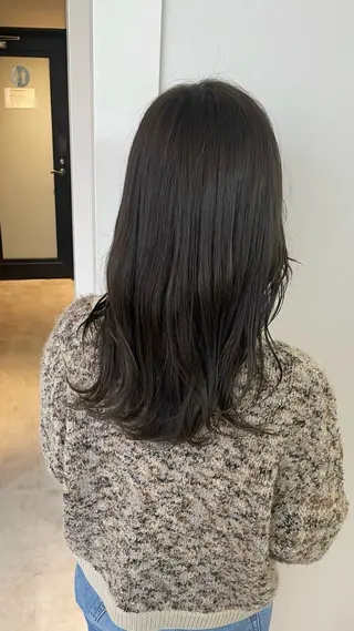 セミロング カラー ayano / 透明感・くすみカラーのヘアスタイル