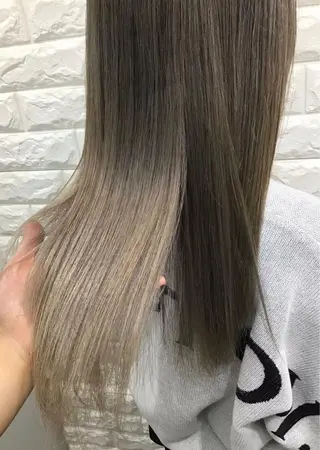 ロング カラー 🤍透明感カラー🤍 Moeのヘアスタイル