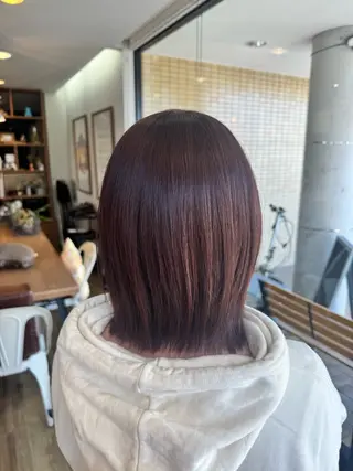 セミロング カラー ツキダテ ユイのヘアスタイル