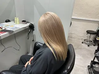 セミロング ハイライト/ ブリーチ😈小倉😈のヘアスタイル