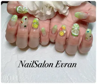 ネイル Nail salon Evranのネイルデザイン