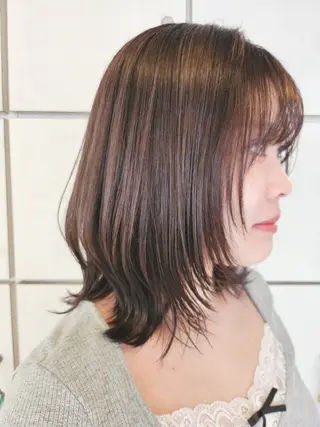 ミディアム 岡田 奈々のヘアスタイル