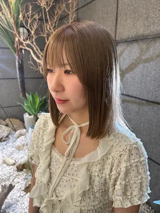 セミロング カラー 暖色系ツヤカラー コトノ🫧のヘアスタイル