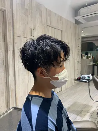 ミディアム 岡本 勇輝のヘアスタイル