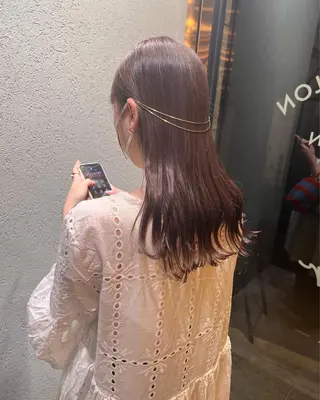 ミディアム 伊藤 愛美のヘアスタイル