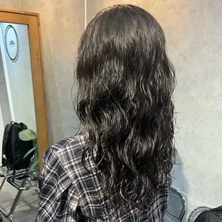 ミディアム パーマ ボブ/プツッとボブ/ 暖色カラー/モエのヘアスタイル