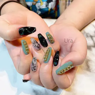 ネイル UrakoNail 《nail》のネイルデザイン