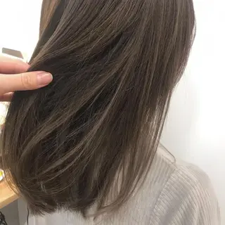 セミロング カラー ヘアアレンジ ネイル マツエク・マツパ NUU所属・滝島 真帆のヘアスタイル